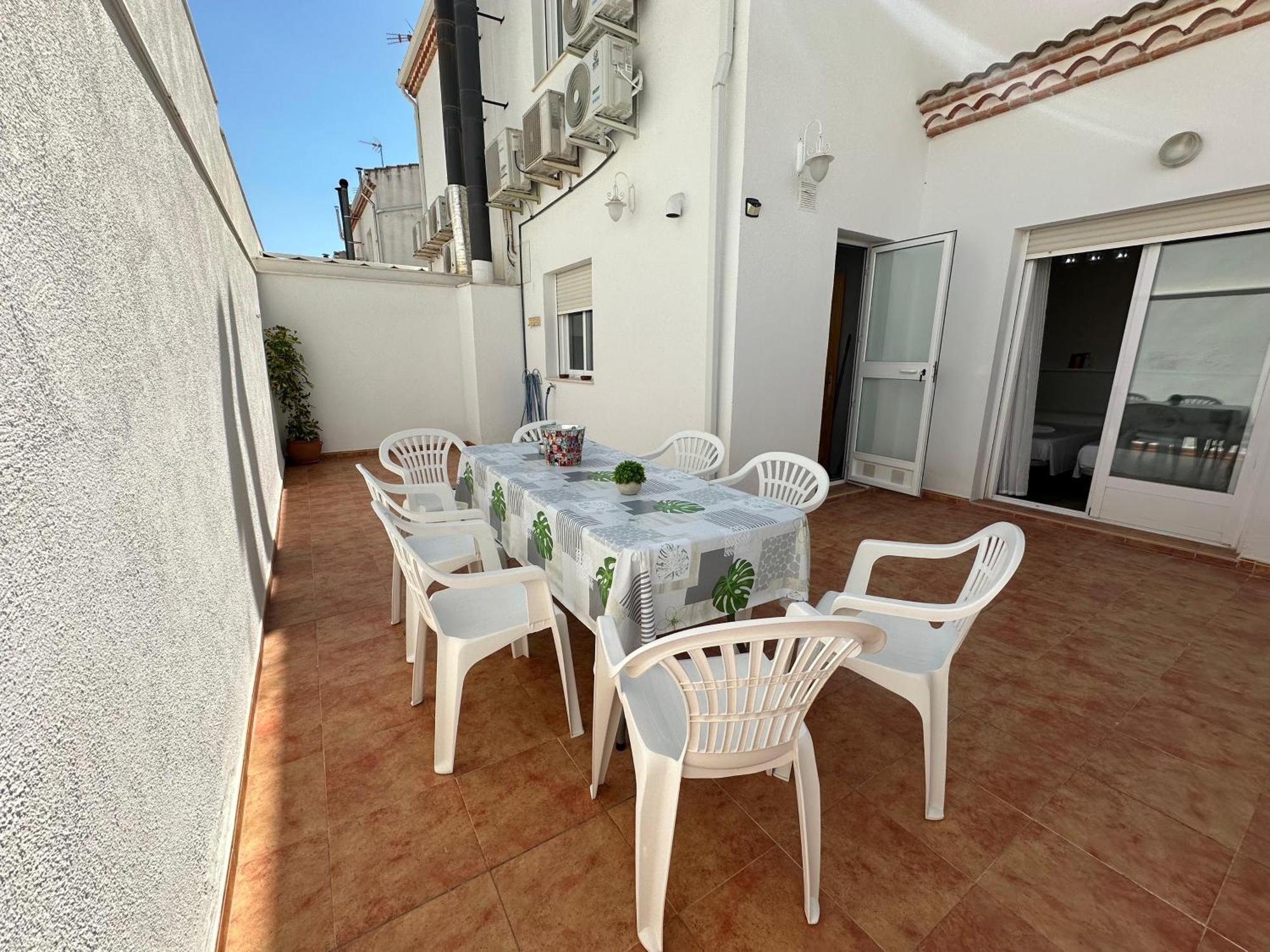 Casa Grande De Tres Plantas Con Parking Gratis Villa Linares  Bagian luar foto